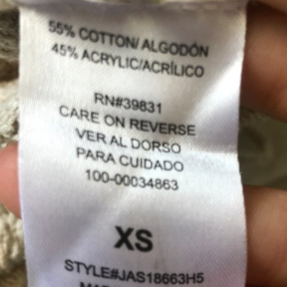 Linen Crop Top with Back Tie Closure - Picture 4 of 8